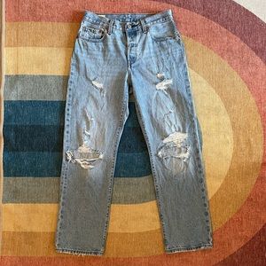 Levis light blue distressed 501 90’s size 27